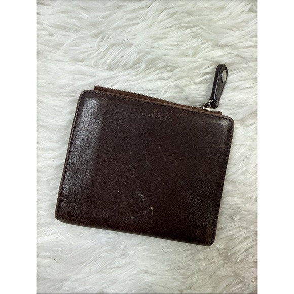 Coach Handbags - Vintage Coach Brown Glove Tanned Leather Zip Around Bifold Wallet